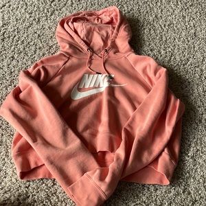 Cropped Nike sweatshirt